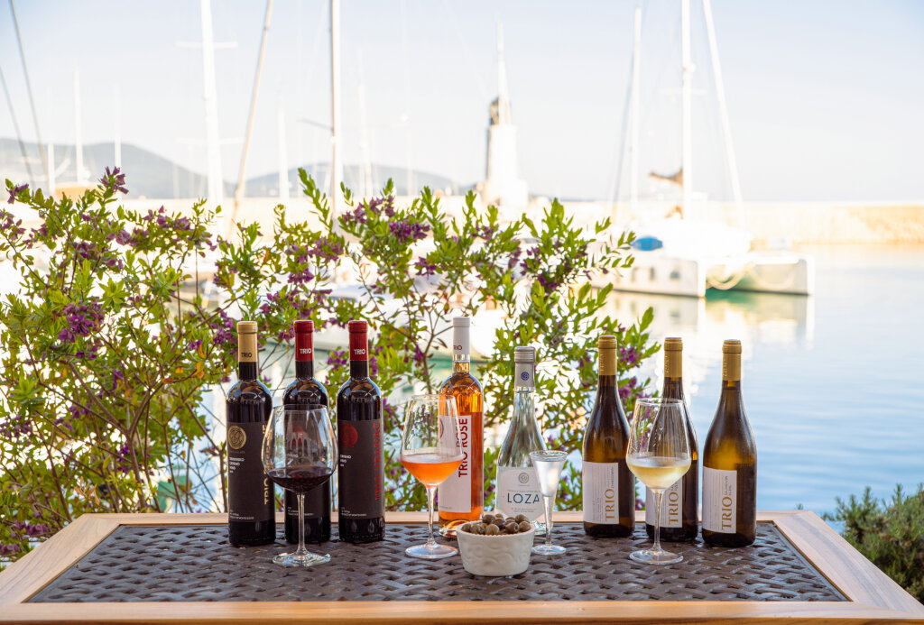 Trio wine