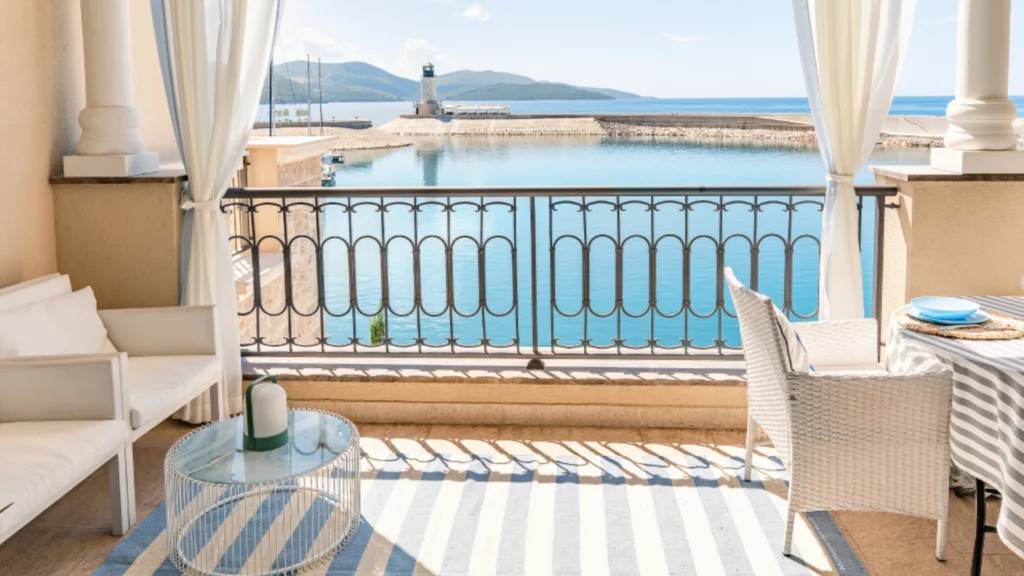 Stay at Lustica Bay