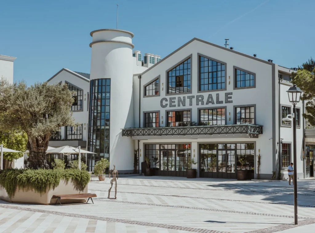 Hotel Centrale Luštica Bay by Angsana